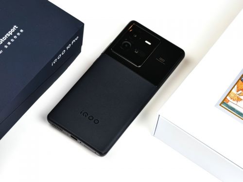 iQOO 10 Pro评测：点赞 充电正式迈入10分钟时代