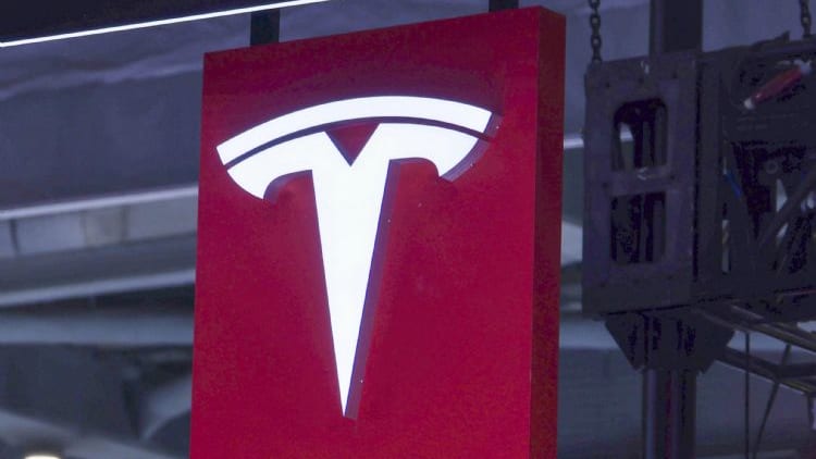 SpaceX高管称不排除与特斯拉合并，市值破两万亿美元