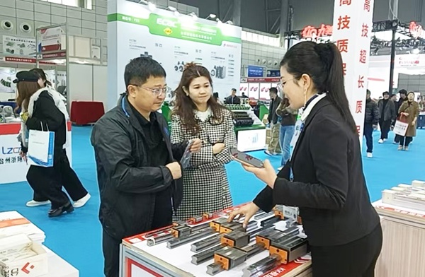 滚柱导轨安装后如精度偏差对机械设备有影响吗？