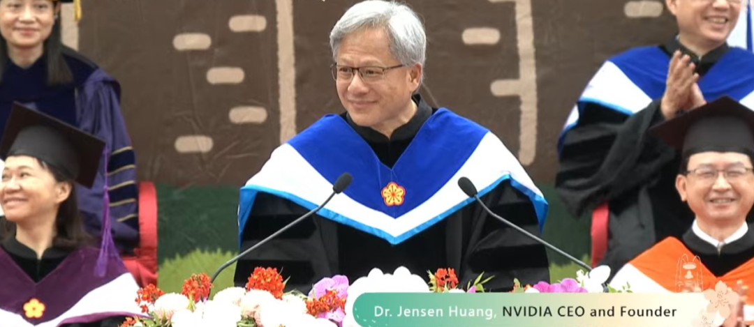 NVIDIA CEO 黄仁勋对话大学毕业生：保持奔跑，同时准备好跌倒