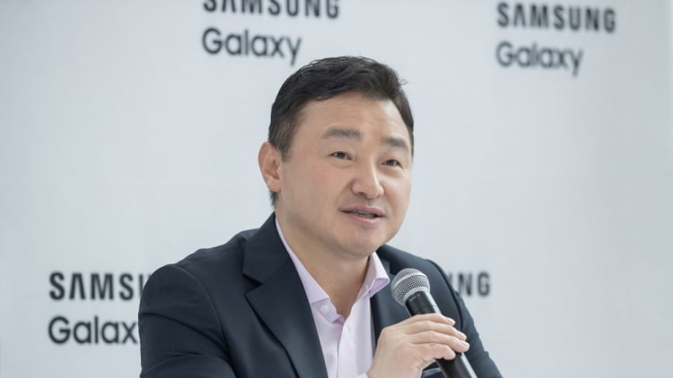 三星高层登门京东方，S 系列旗舰或将首次用上国产OLED