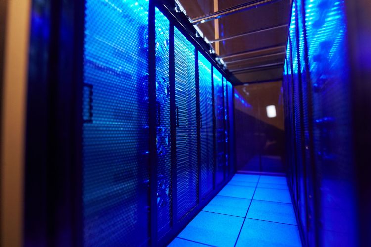 GaN Systems推新平台 与Si、SiC较劲成本效益