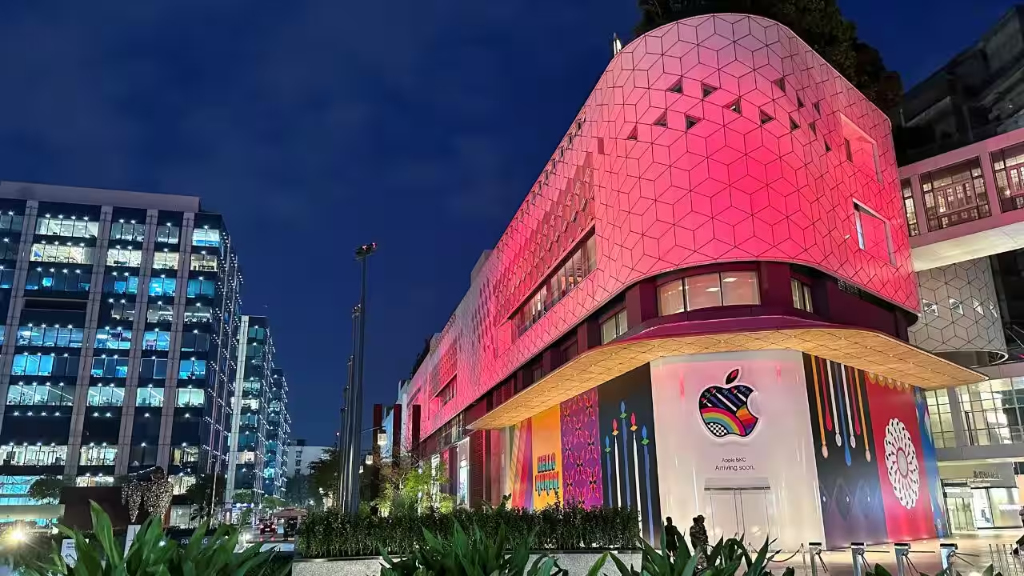 印度首开两家，Apple Store数量美国272家最多，中国56家排第二