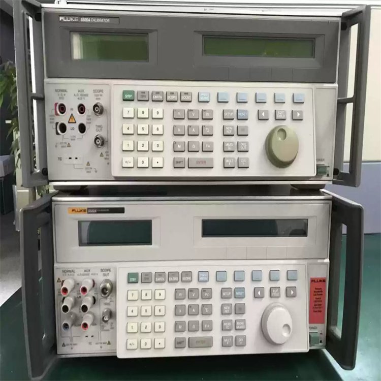 回收福禄克FLUKE5522A功能示波器校准仪