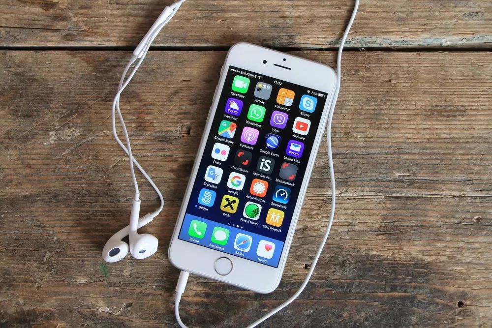 苹果过去15年在中国共卖出3.8亿台iPhone；华为签署20多项专利许可协议；台积电考虑在德国建欧洲首座半导体工厂 | 日报