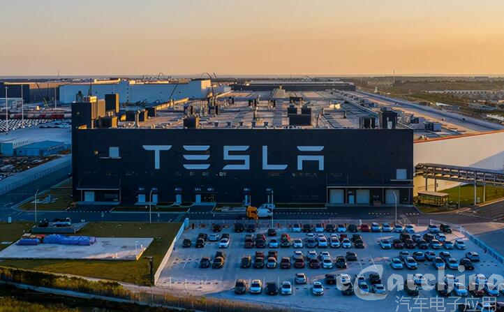 特斯拉将停产升级产线以投产新款Model 3