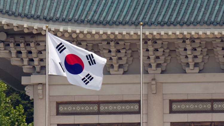 韩国高官强调芯片国内扩产，回应赴美投资压力