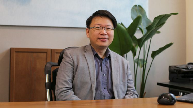 电子纸发明人携手台医疗检测 为「美国女孩」顾健康