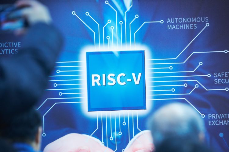 美国会议员吁芯片禁令纳管RISC-V SiFive称管制将带来巨大悲剧