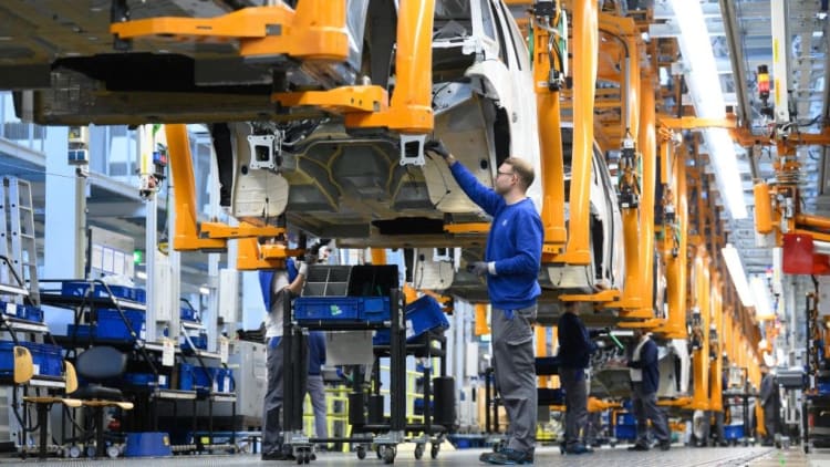 美国车企急寻中国供应链替代，成本飙升面临大考