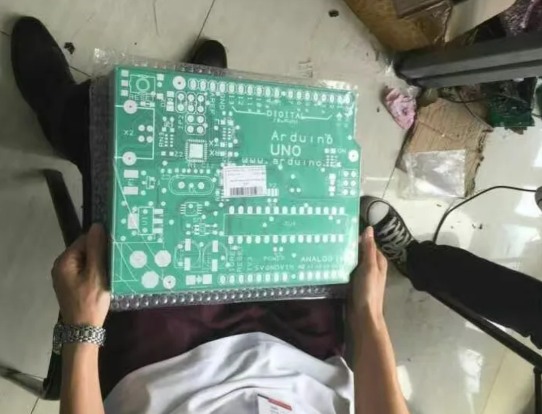 硬件工程师设计出错是种什么体验？不要太酸爽~