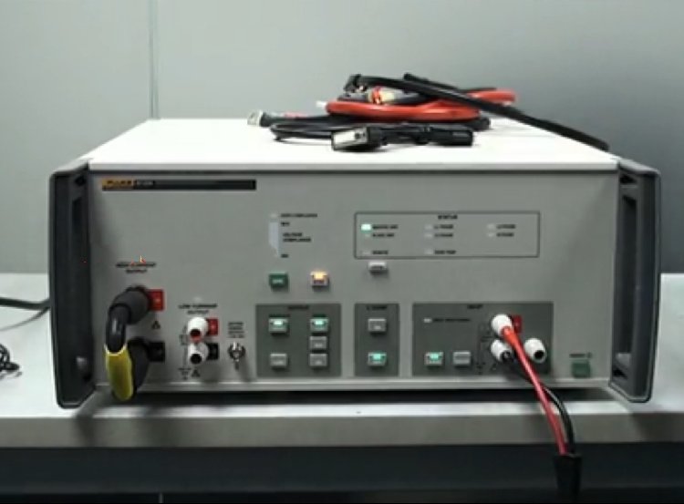 美国福禄克 电流标准源Fluke 52120A