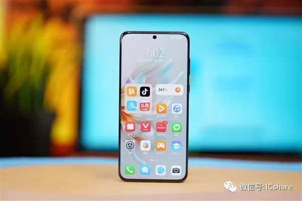 华为信心十足 上调2023年手机出货量
