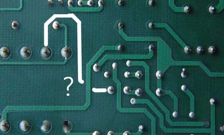 PCB上那么密集的过孔，规则排列还是随机排列？