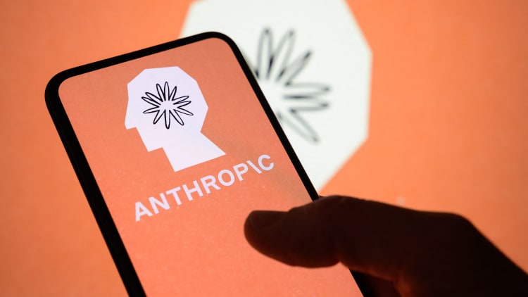 Anthropic发布Sonnet 5，编码能力逼近旗舰款