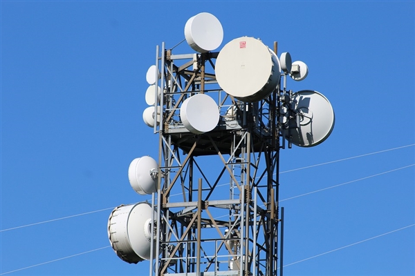 我国5G基站数达185.4万个：数量越多辐射越小