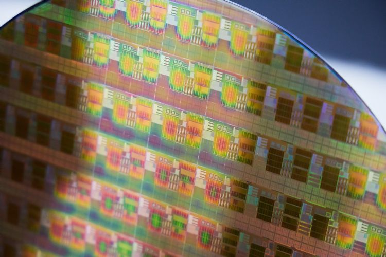 博通：获英美放行，预计10月底完成对VMware收购