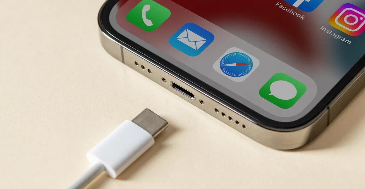 收割无底线，iPhone 15“低端”连接线开售，价格高到离谱！