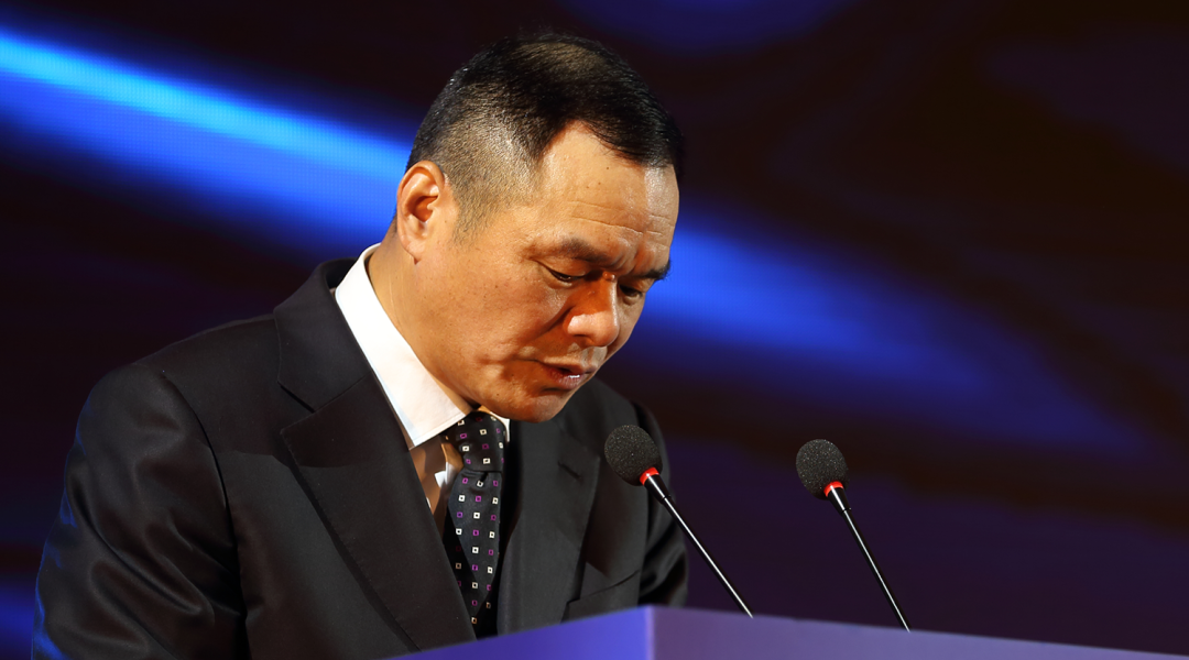 疫情中借钱上千亿，他疯了？！