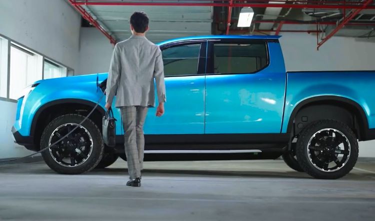 富士康预告2款惊喜新车 电动皮卡Model V先露脸