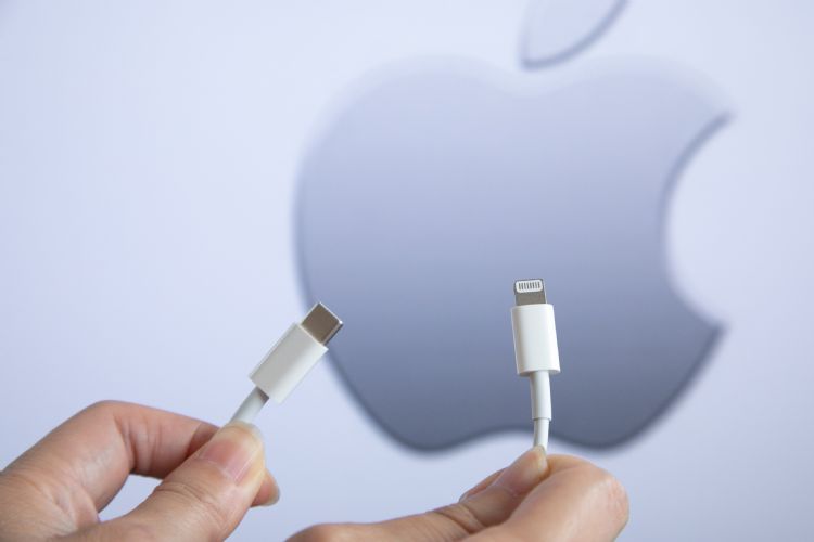 苹果被迫采USB-C 旧机型热卖支撑Lightning续命