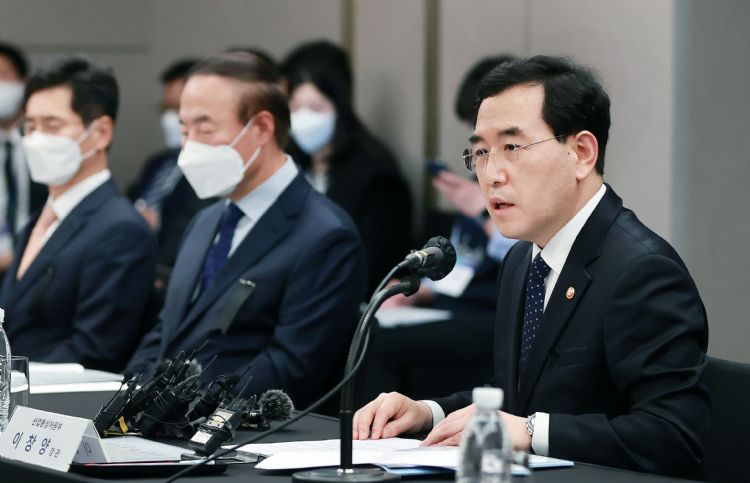 韩国产、官组电池联盟 争2030全球4成市占