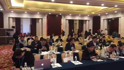 记者和嘉宾都逐渐到啦～2018世界vr产业大会 抖音小助手