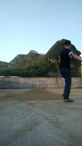 我是农村的，城市里的小姐姐，你知不知道我这是在干什么？