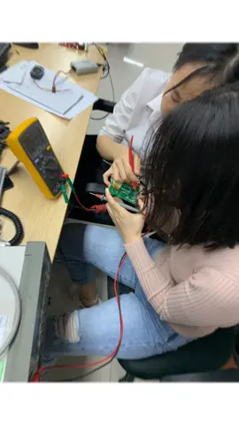 坐标广州，我们公司的电子工程师大部分是女孩子，来来来 工程师 电子技术